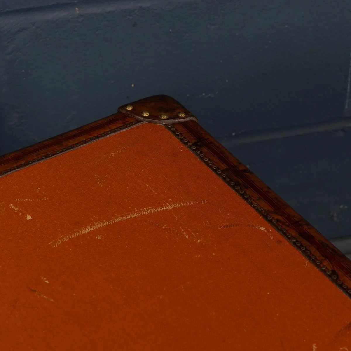 PUSHKINS.COM - B11873 - ANTIQUE 20thC LOUIS VUITTON COURIER TRUNK IN ORANGE VUITTONITE CANVAS c.1905 - 37.jpg