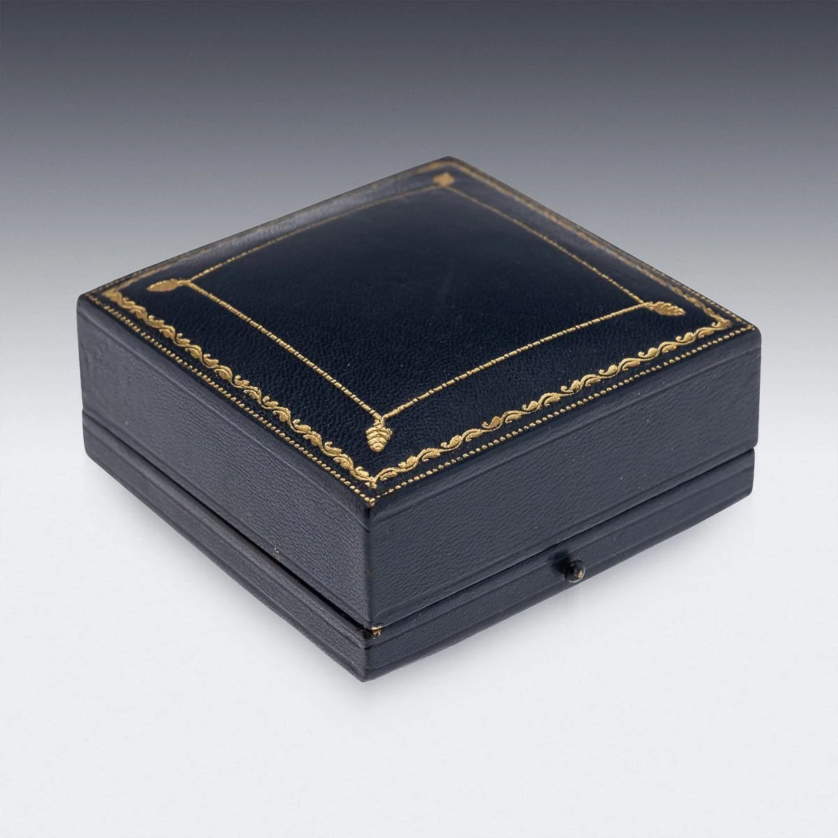 PUSHKINS.COM - J11512 - 20thC ENGLISH SOLID SILVER & ENAMEL BACKGAMMON DICE SET BY DUNHILL LONDON c.1976 - 08.jpg
