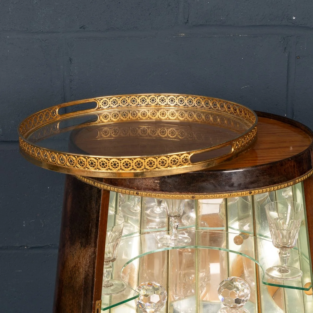 PUSHKINS.COM - B11864 - VINTAGE 20thC ITALIAN ILLUMINATING LACQUERED PARCHMENT BAR CABINET BY ALDO TURA - 11.jpg