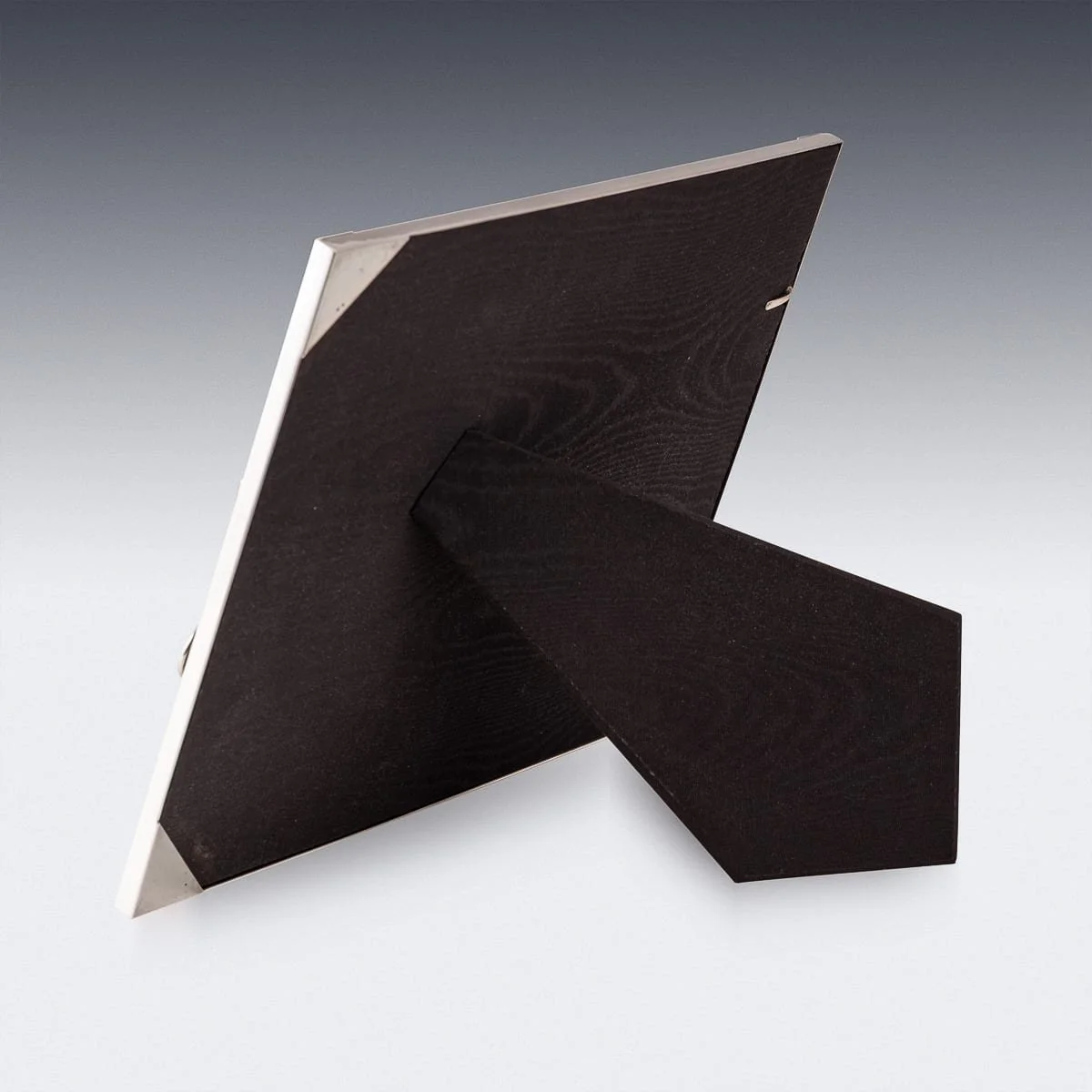 PUSHKINS.COM - D11885 - VINTAGE 20thC FRENCH SOLID SILVER LARGE PHOTOGRAPH FRAME BY HERMÈS, PARIS - 06.jpg