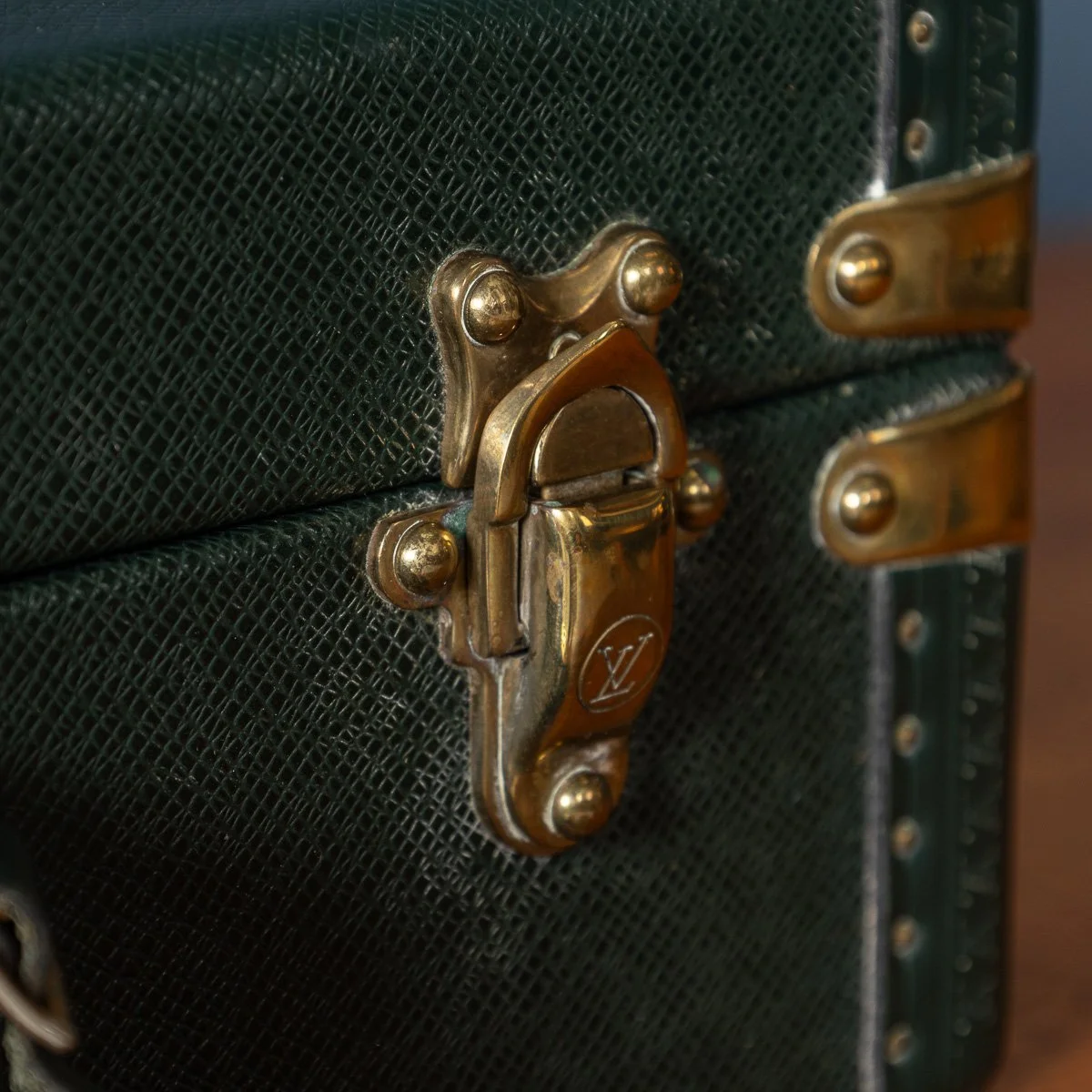 PUSHKINS.COM - B11505 - 20thC LOUIS VUITTON PRESIDENTIAL BRIEFCASE IN GREEN "TAIGA" LEATHER, FRANCE - 24.jpg