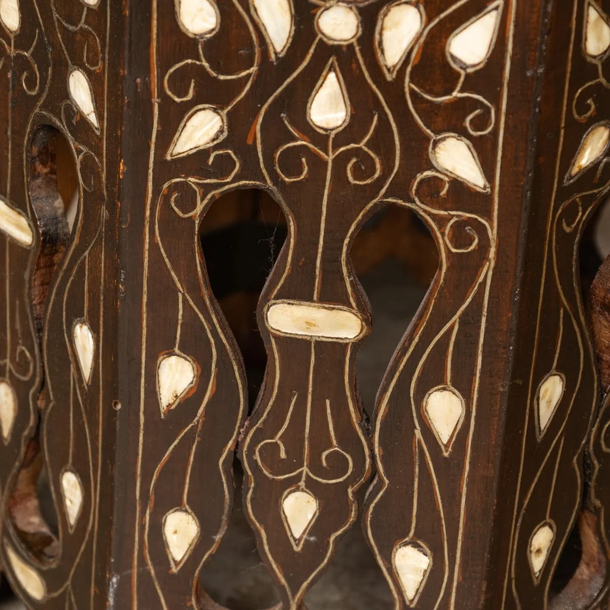 PUSHKINS.COM - Z12412 - ANTIQUE 20thC DARK WOOD & MOTHER OF PEARL MOORISH TABLE c.1920 - 16.jpg