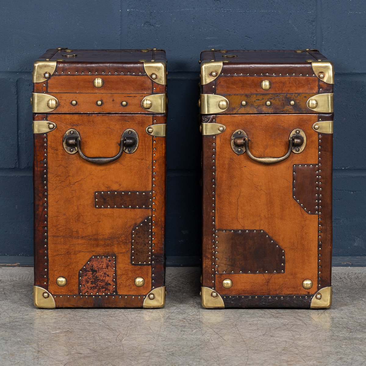 PUSHKINS.COM - B11408d - 20thC PAIR OF LEATHER CLAD ENGLISH ARMY : NAVY STYLE TRUNKS - 05.jpg