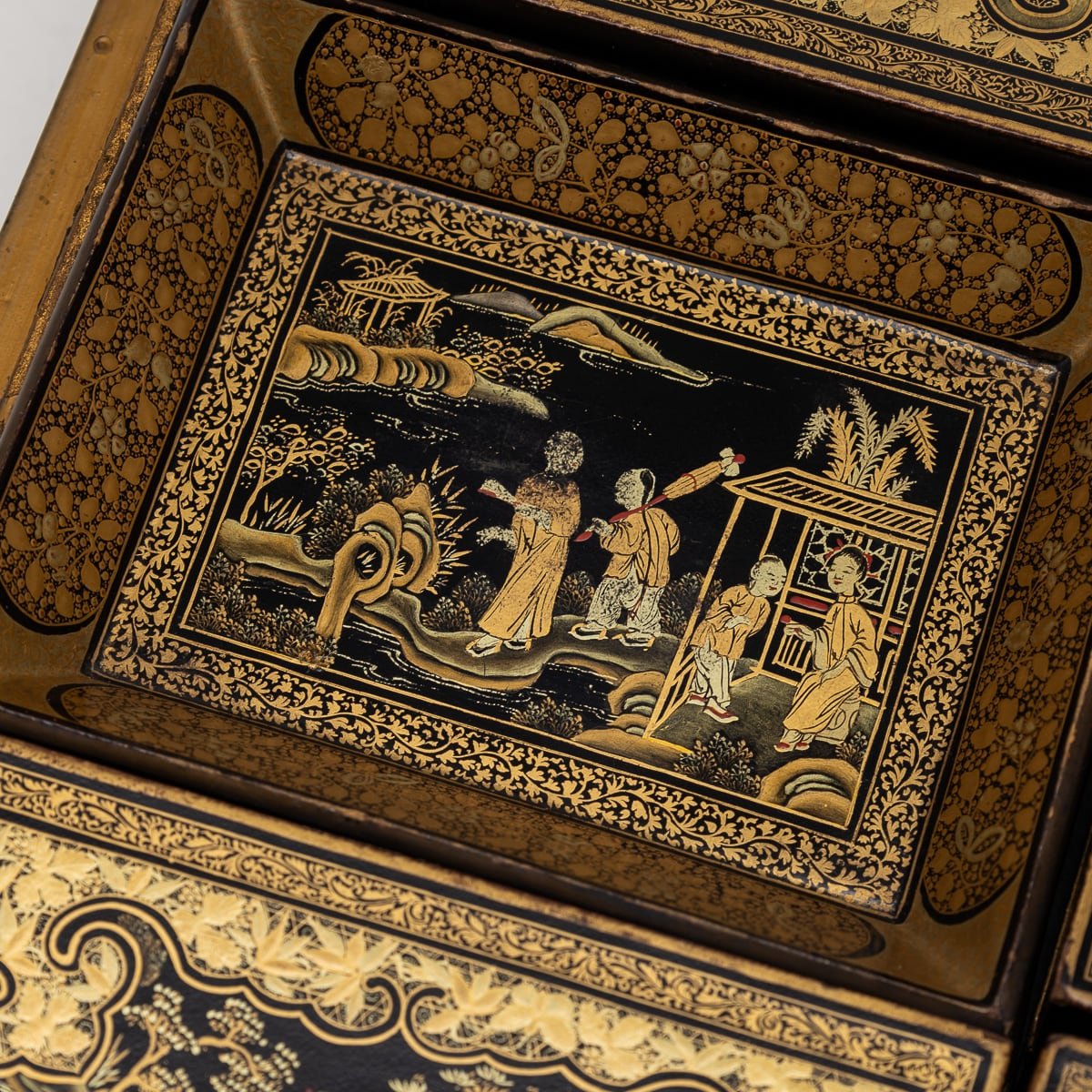 PUSHKINS.COM - ANTIQUE 19thC CHINESE LACQUERED GAMES BOX c.1890 - 1213.jpg
