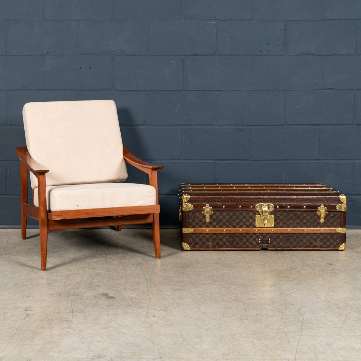 PUSHKINS.COM - B12256w - ANTIQUE 19thC LOUIS VUITTON STEAMER TRUNK IN DAMIER CANVAS, FRANCE c.1890 - 04.jpg