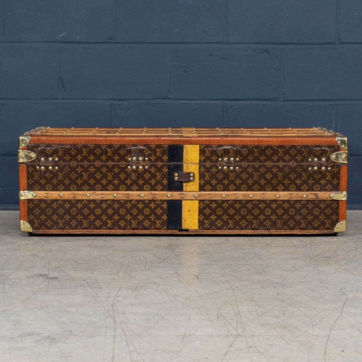 PUSHKINS.COM - B11270 - 20thC LOUIS VUITTON CABIN TRUNK IN MONOGRAM CANVAS, FRANCE c.1930 - 06.jpg
