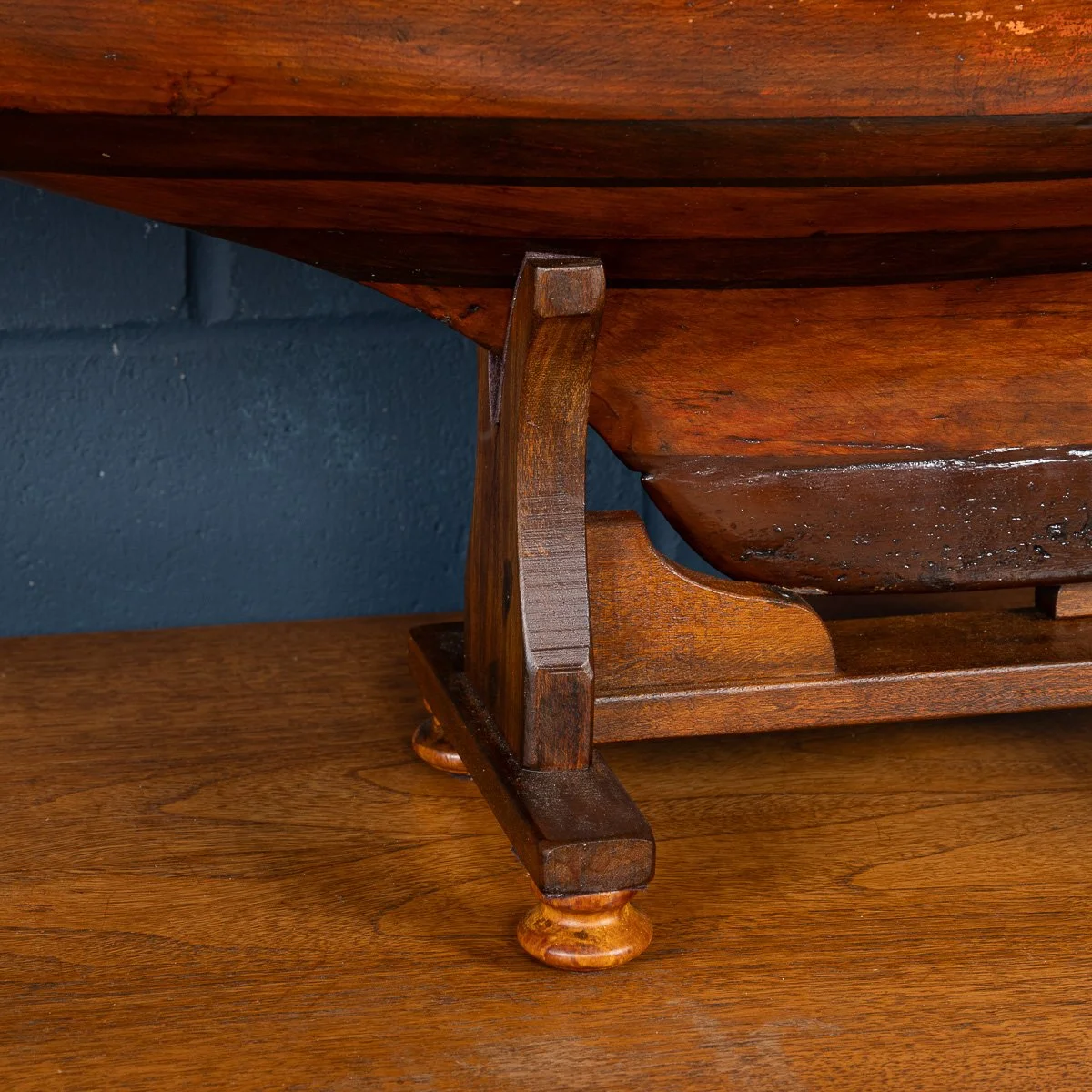 PUSHKINS.COM - B11426 - ANTIQUE 20thC LARGE ENGLISH CARVED HULL POND YACHT c.1920 - 34.jpg