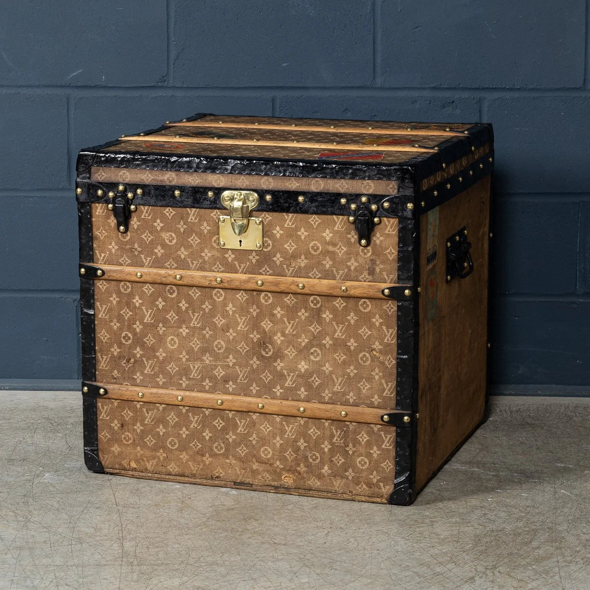 PUSHKINS.COM - B11503w - ANTIQUE 20thC LOUIS VUITTON HAT TRUNK IN WOVEN CANVAS, FRANCE c.1890 - 03.jpg