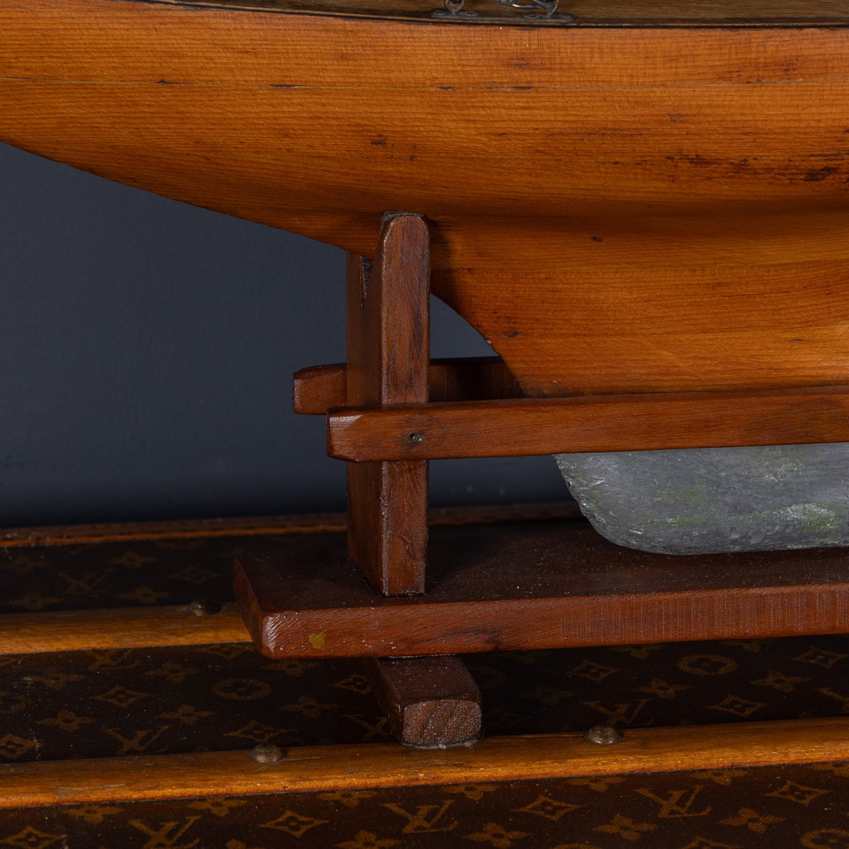 PUSHKINS.COM - D11103 - VINTAGE 20thC LARGE ENGLISH GAFF CUTTER POND YACHT c.1940 - 18.jpg