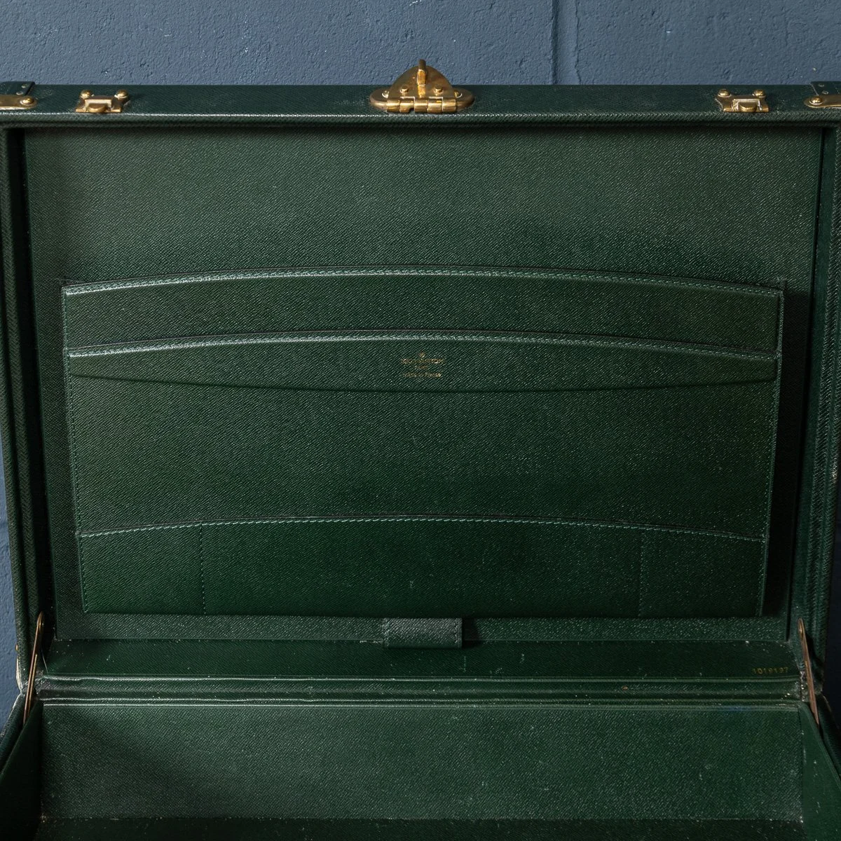 PUSHKINS.COM - B11505 - 20thC LOUIS VUITTON PRESIDENTIAL BRIEFCASE IN GREEN "TAIGA" LEATHER, FRANCE - 12.jpg