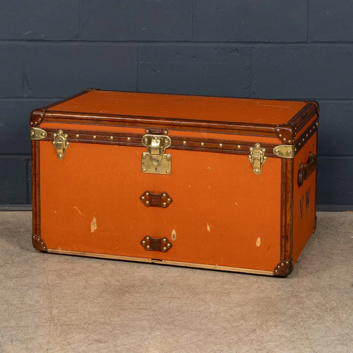 PUSHKINS.COM - B11873 - ANTIQUE 20thC LOUIS VUITTON COURIER TRUNK IN ORANGE VUITTONITE CANVAS c.1905 - 03.jpg