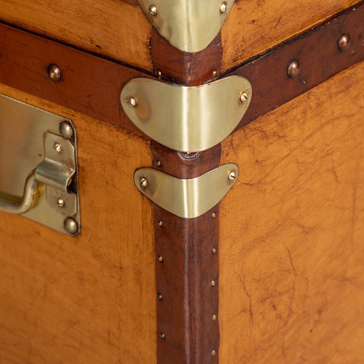 PUSHKINS.COM - B11174 - 20thC PAIR OF LEATHER CLAD ENGLISH ARMY : NAVY STYLE TRUNKS - 21.jpg