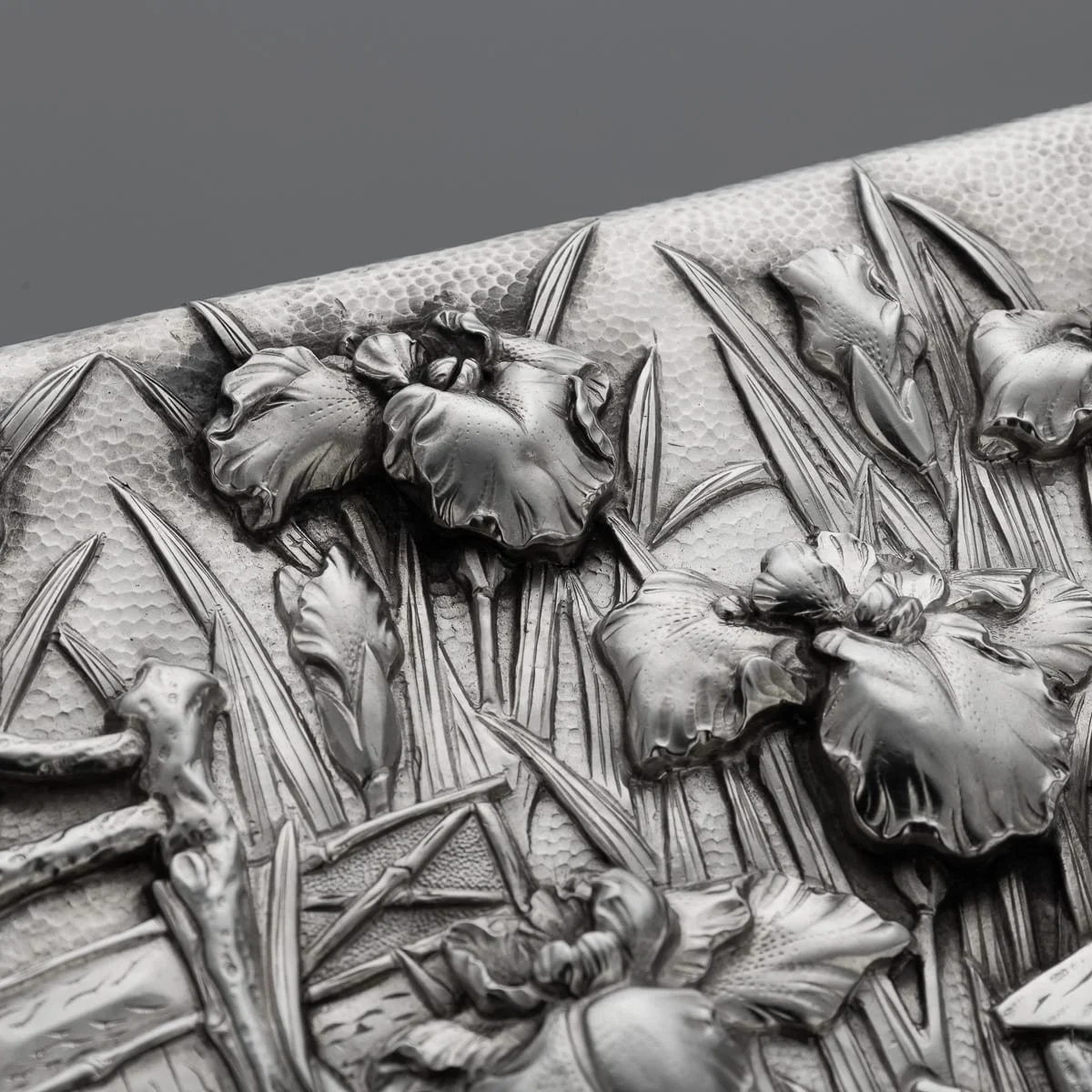 PUSHKINS.COM - A00102 - ANTIQUE 20thC JAPANESE MEIJI SOLID SILVER IRIS FLOWER CIGAR BOX, ZUAN c.1900 - 18.jpg
