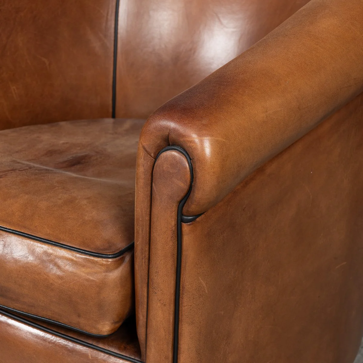 PUSHKINS.COM - B11463 - A PAIR OF 20thC DUTCH SHEEPSKIN LEATHER TUB CHAIRS - 38.jpg
