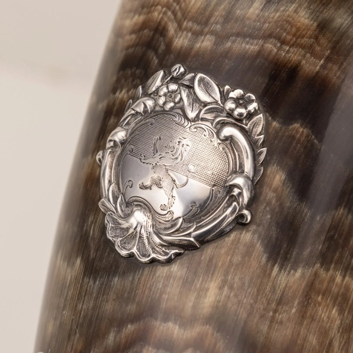 PUSHKINS.COM - Z12449 - ANTIQUE 19thC WELSH SOLID SILVER MOUNTED BOVINE HORN DRINKING VESSEL c.1828 - 17.jpg
