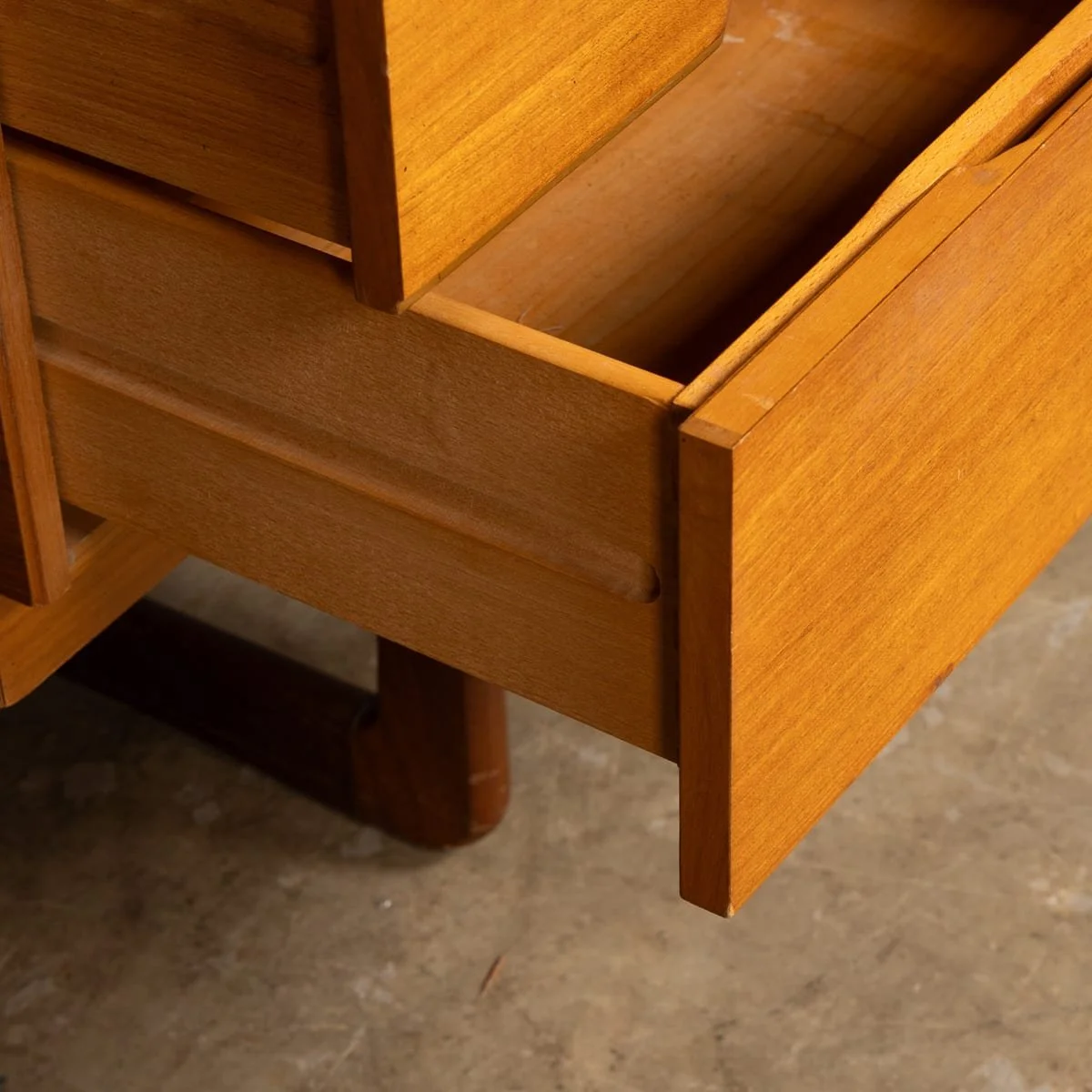 PUSHKINS.COM - Z12135 - VINTAGE 20thC ENGLISH "Q" DRESSING TABLE BY GUNTHER HOFFSTEAD FOR UNIFLEX c.1960 - 20.jpg