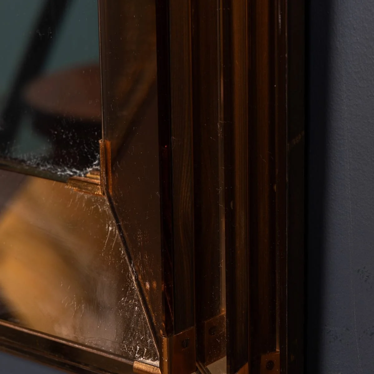 PUSHKINS.COM - D11892 - VINTAGE 20thC ITALIAN ROSÉ GLASS & BRASS THREE TIER MIRROR c.1940 - 10.jpg