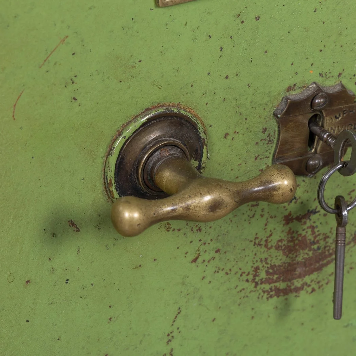 PUSHKINS.COM - B12036 - 20thC ENGLISH CAST IRON FIREPROOF SAFE BY STEPHEN COX & SON, SEDGLEY c.1930 - 12.jpg