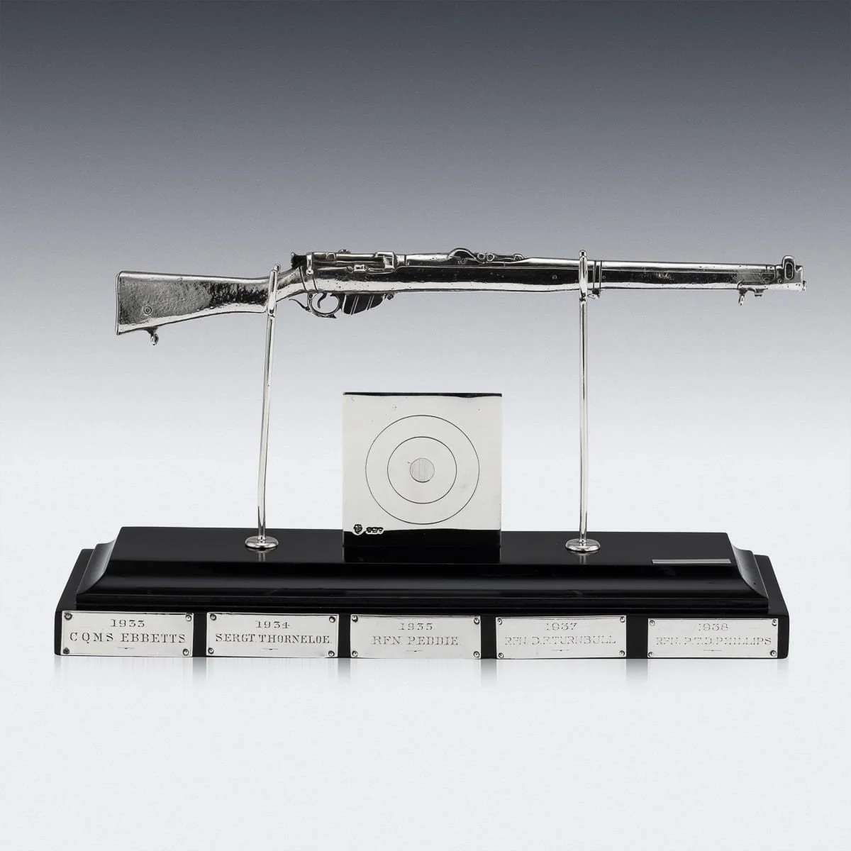 PUSHKINS.COM - A00135 - ANTIQUE 20thC ENGLISH SOLID SILVER RIFLE SHOOTING TROPHY, LONDON c.1915 - 04.jpg