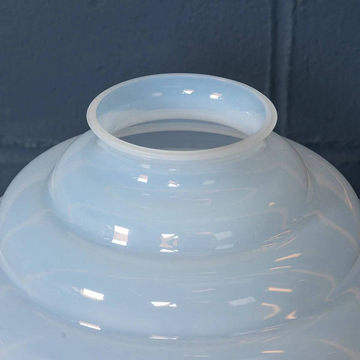 PUSHKINS.COM - B11445 - CONTEMPORARY 21stC MURANO ART GLASS VASE IN OPALESCENT WHITE BY VENINI c.2015 - 06.jpg