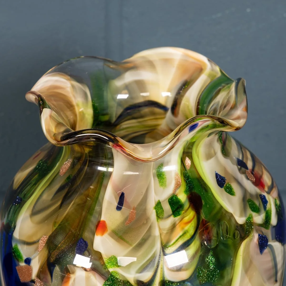 PUSHKINS.COM - B12245 - VINTAGE 20thC ITALIAN HAND BLOWN MILLEFIORI GLASS VASE, MADE IN MURANO - 17.jpg