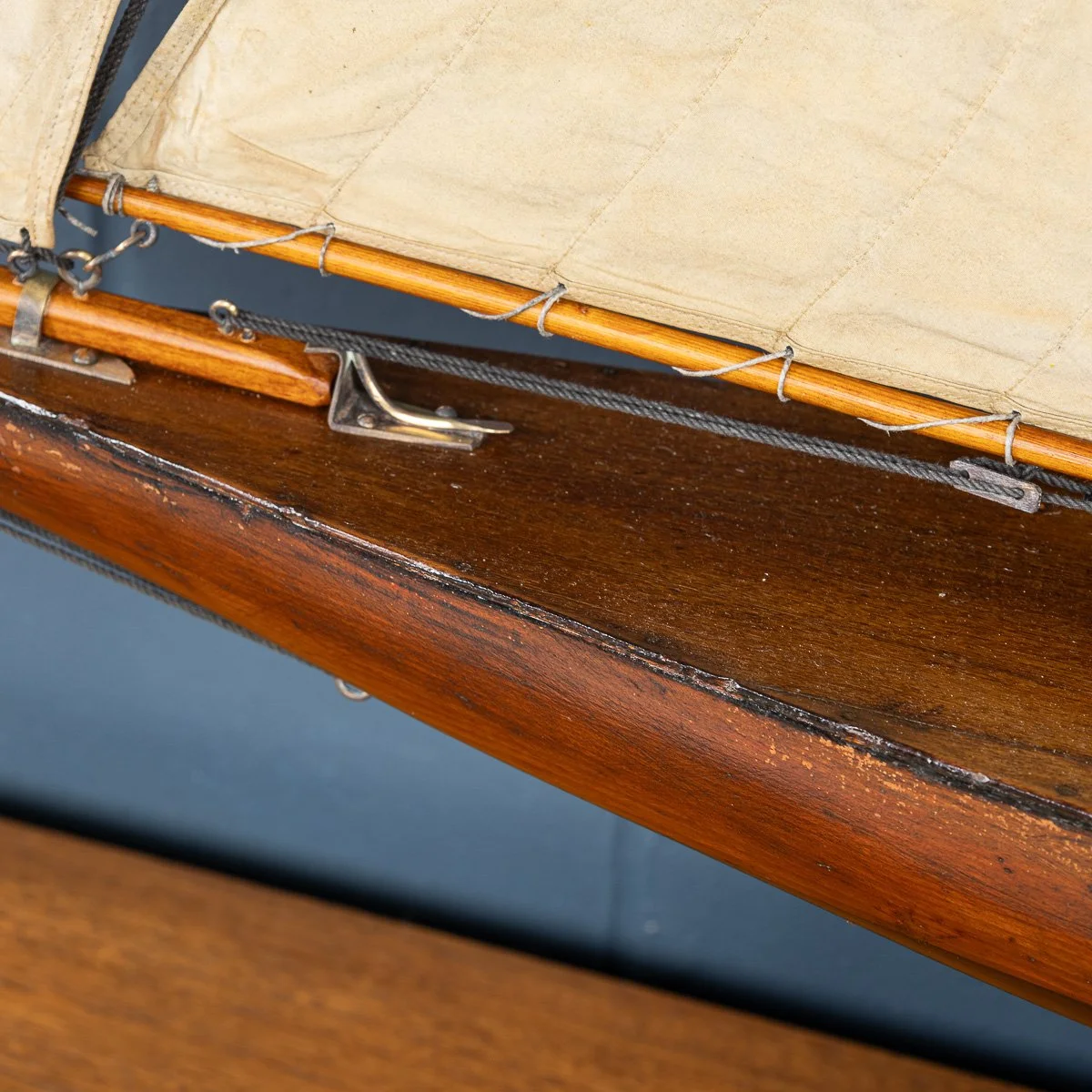 PUSHKINS.COM - B11426 - ANTIQUE 20thC LARGE ENGLISH CARVED HULL POND YACHT c.1920 - 24.jpg