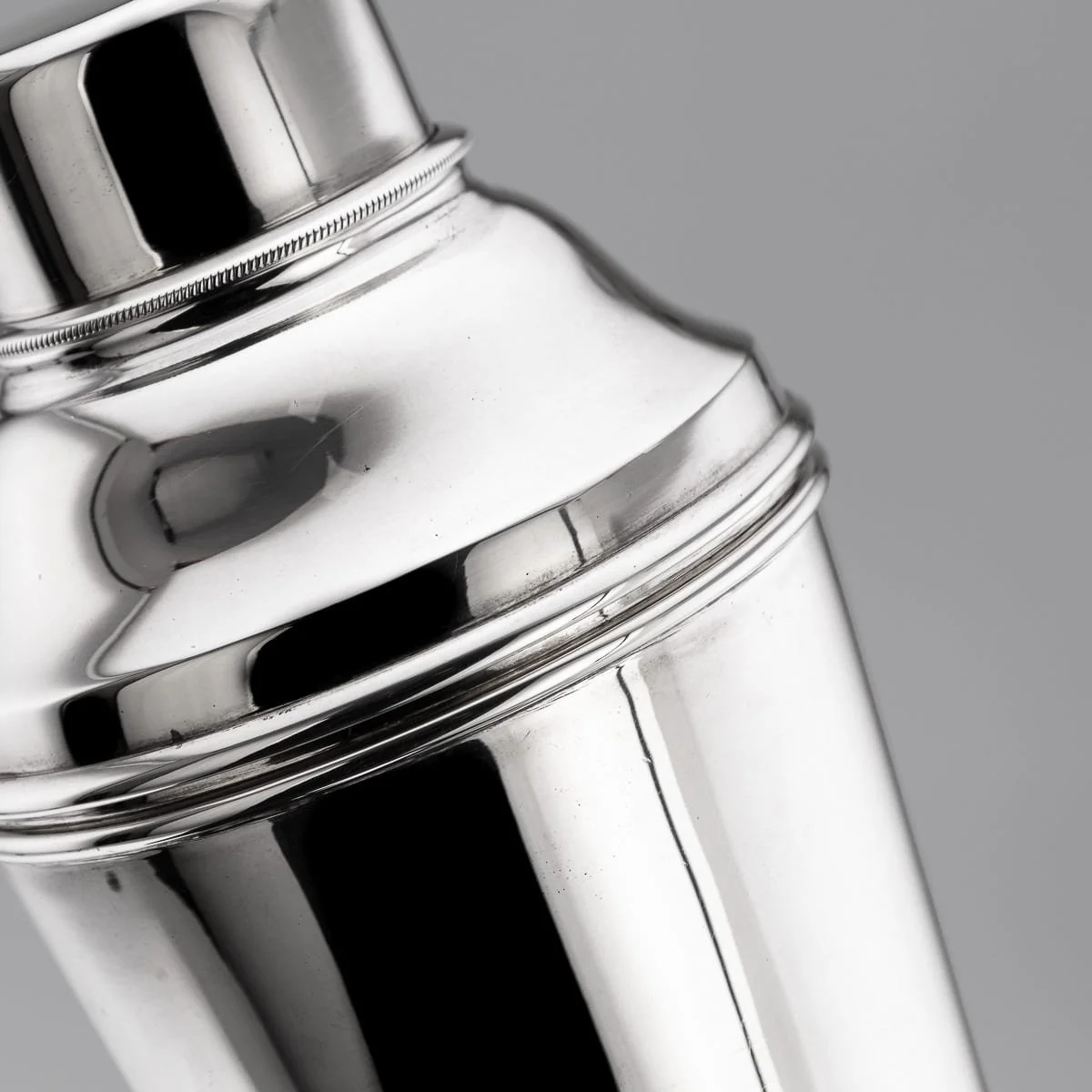 PUSHKINS.COM - A00034 - ART DECO 20thC ENGLISH SOLID SILVER COCKTAIL SHAKER, SHEFFIELD c.1937 - 12.jpg