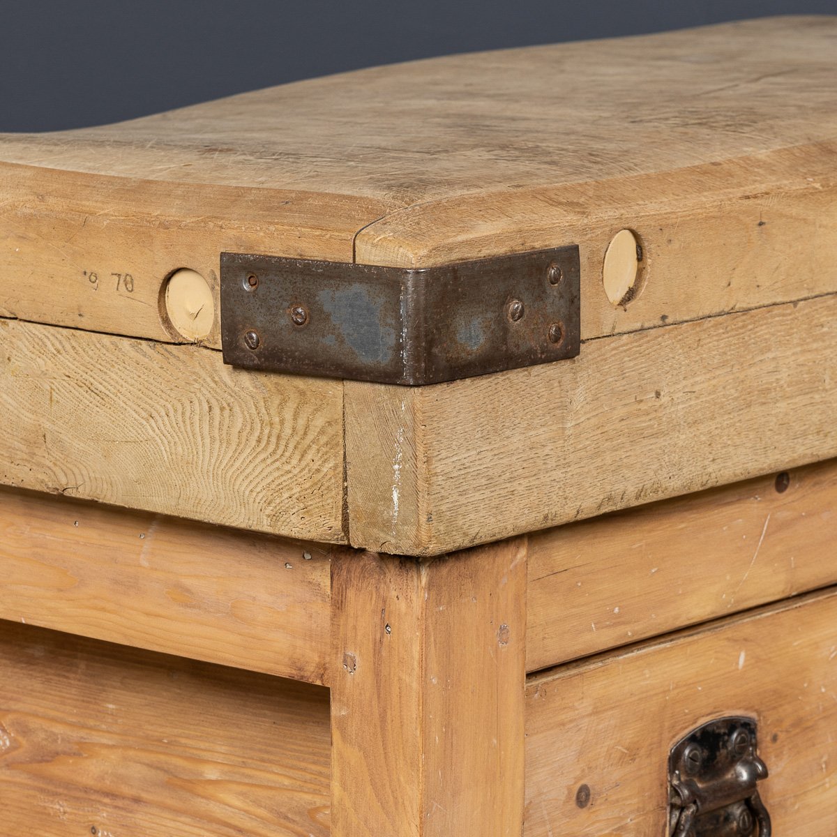 PUSHKINS.COM - D11126 - ANTIQUE 20thC FRENCH BUTCHERS BLOCK TABLE c.1920 - 08.jpg