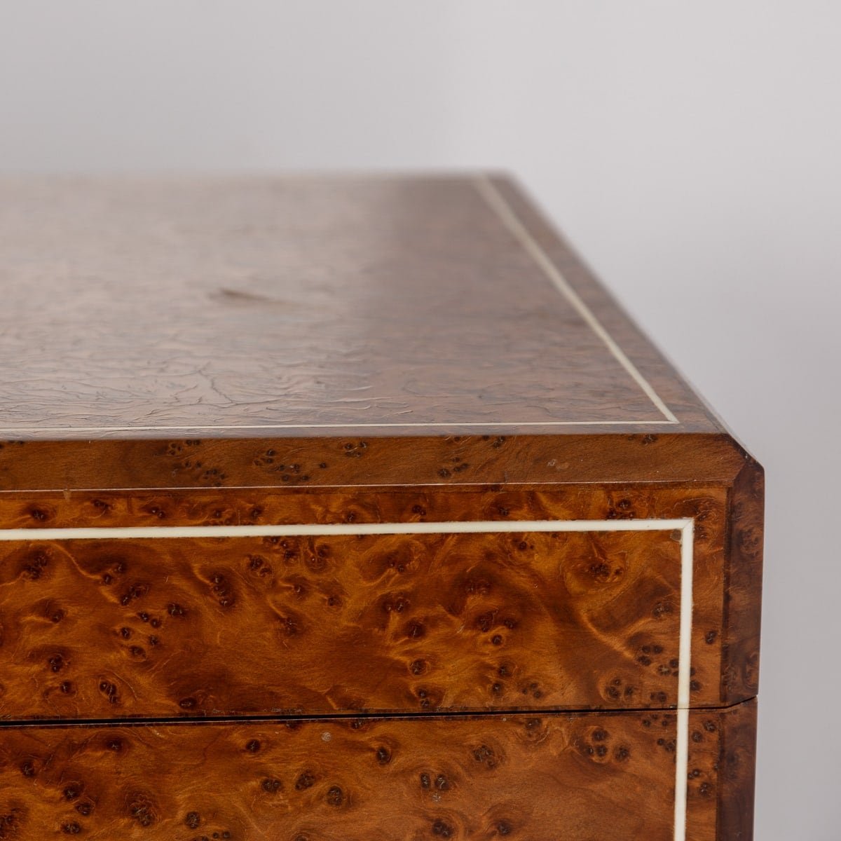 PUSHKINS.COM - B11242 - VINTAGE 20thC ART DECO BURR WALNUT CIGAR HUMIDOR BY DUNHILL, ENGLAND c.1930 - 11.jpg