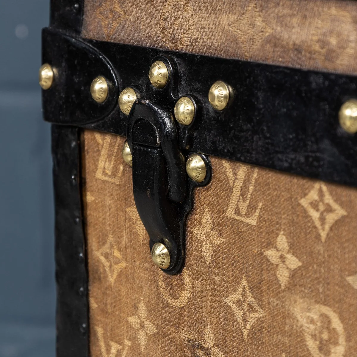 PUSHKINS.COM - B11503w - ANTIQUE 20thC LOUIS VUITTON HAT TRUNK IN WOVEN CANVAS, FRANCE c.1890 - 34.jpg