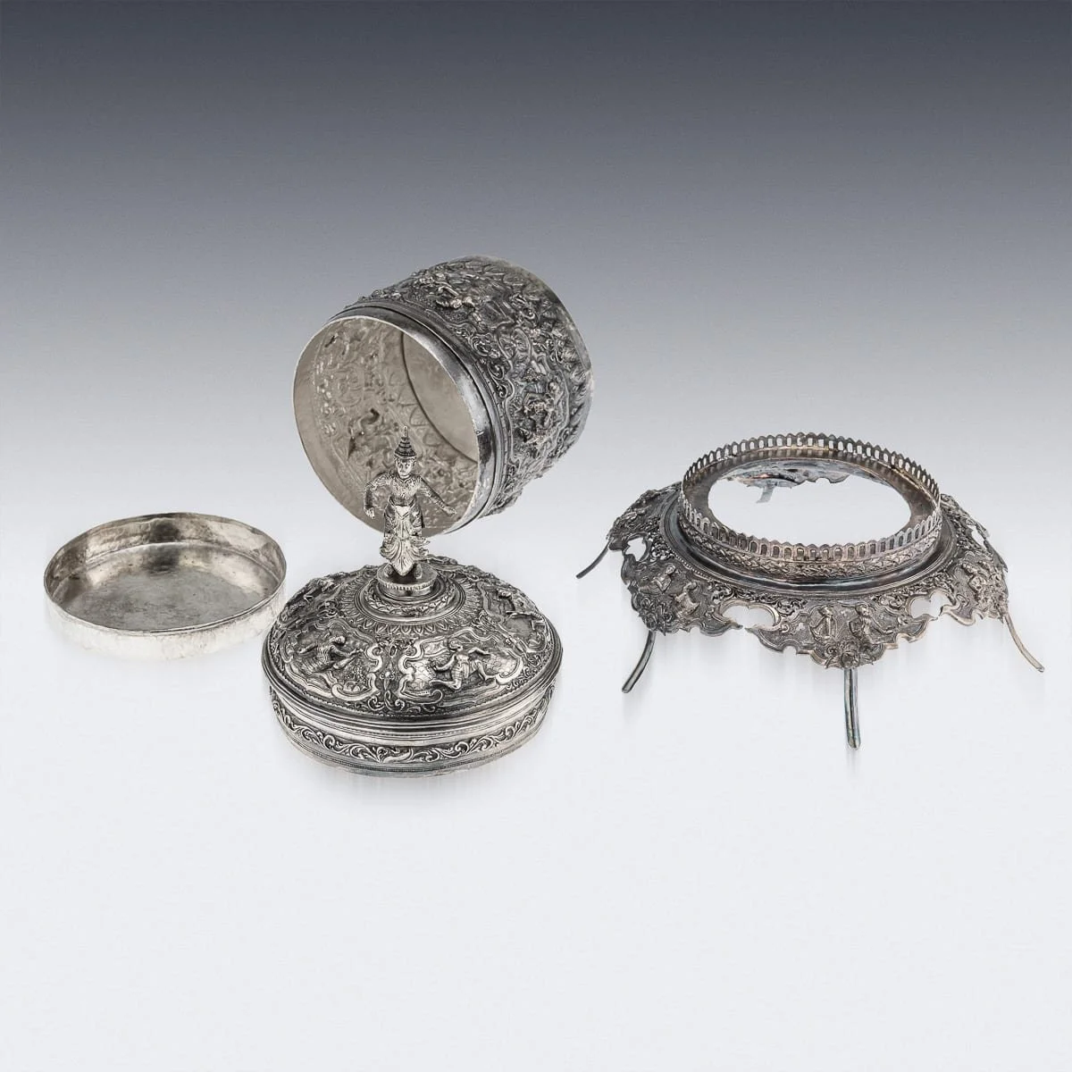 PUSHKINS.COM - C12318 - ANTIQUE 19thC BURMESE SOLID SILVER BETEL BOX ON STAND, RANGOON c.1890 - 09.jpg