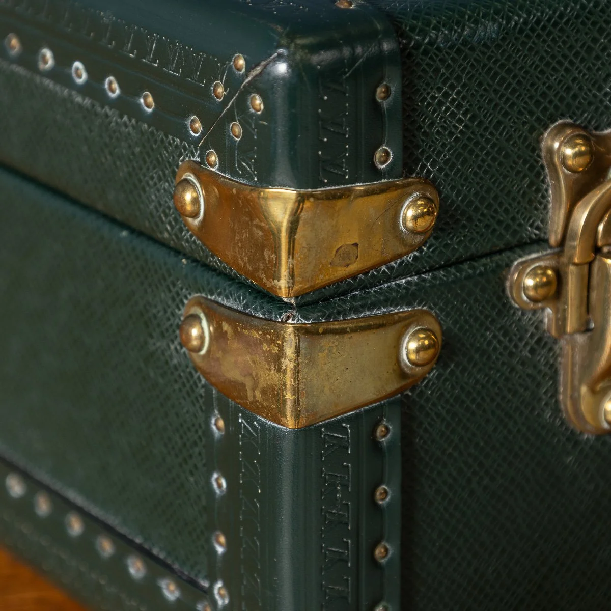 PUSHKINS.COM - B11505 - 20thC LOUIS VUITTON PRESIDENTIAL BRIEFCASE IN GREEN "TAIGA" LEATHER, FRANCE - 23.jpg