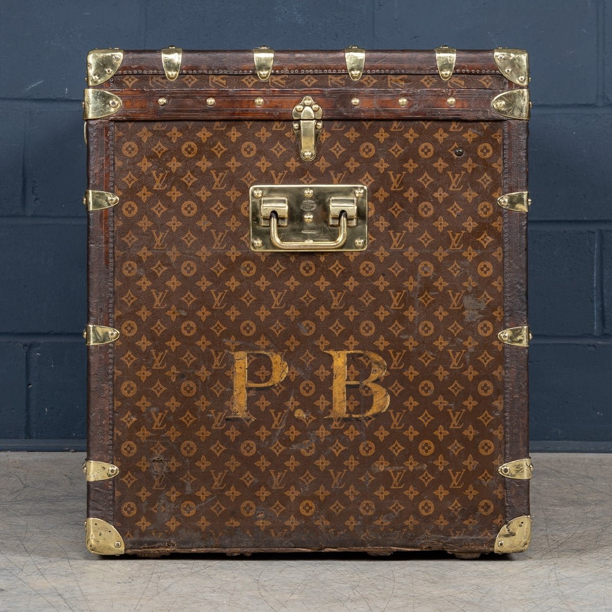 PUSHKINS.COM - B11230 - ANTIQUE 20thC LOUIS VUITTON MALLE HAUTE TRUNK IN MONOGRAM CANVAS, FRANCE c.1910 - 05.jpg