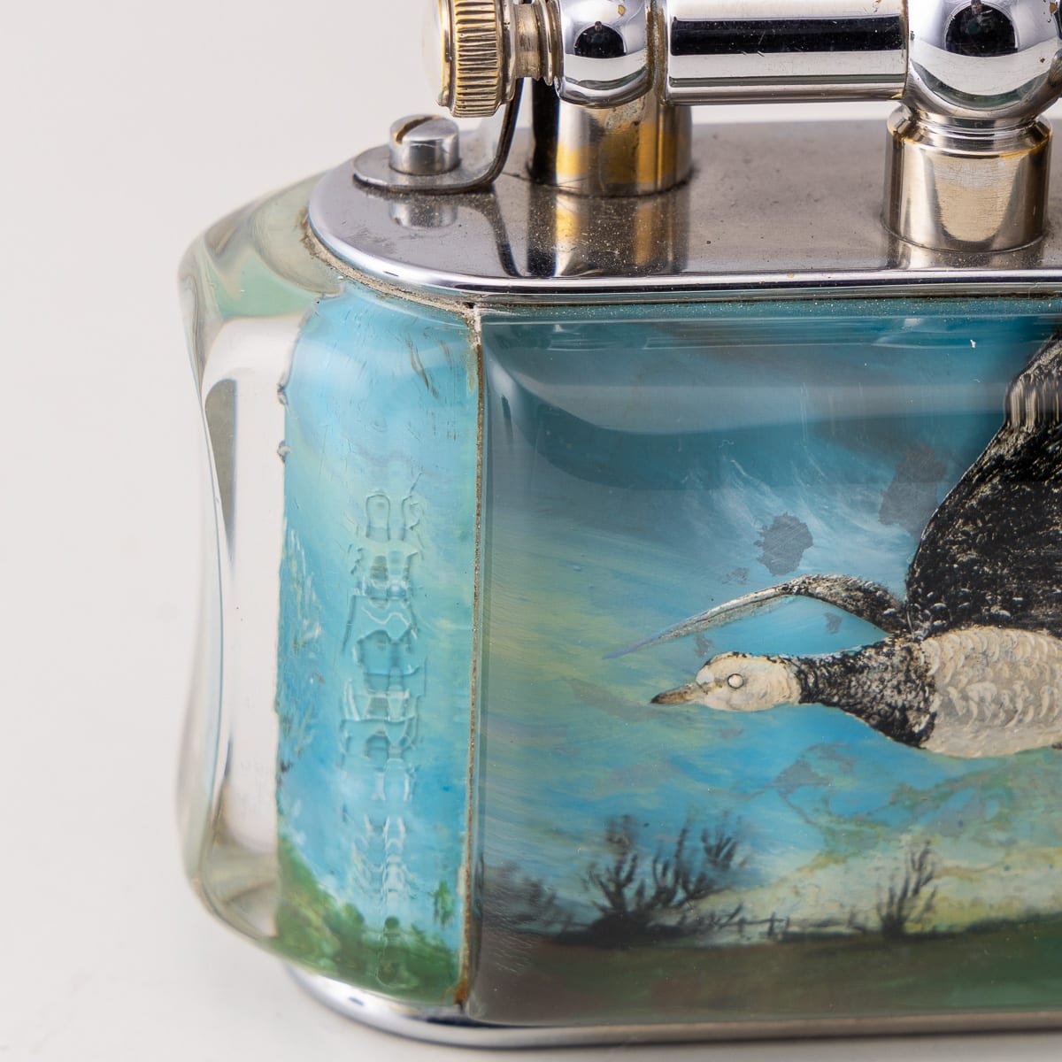 PUSHKINS.COM - D11806 - 20thC DUNHILL 'AQUARIUM' 'BIRDS IN FLIGHT' TABLE LIGHTER c.1950 - 15.jpg
