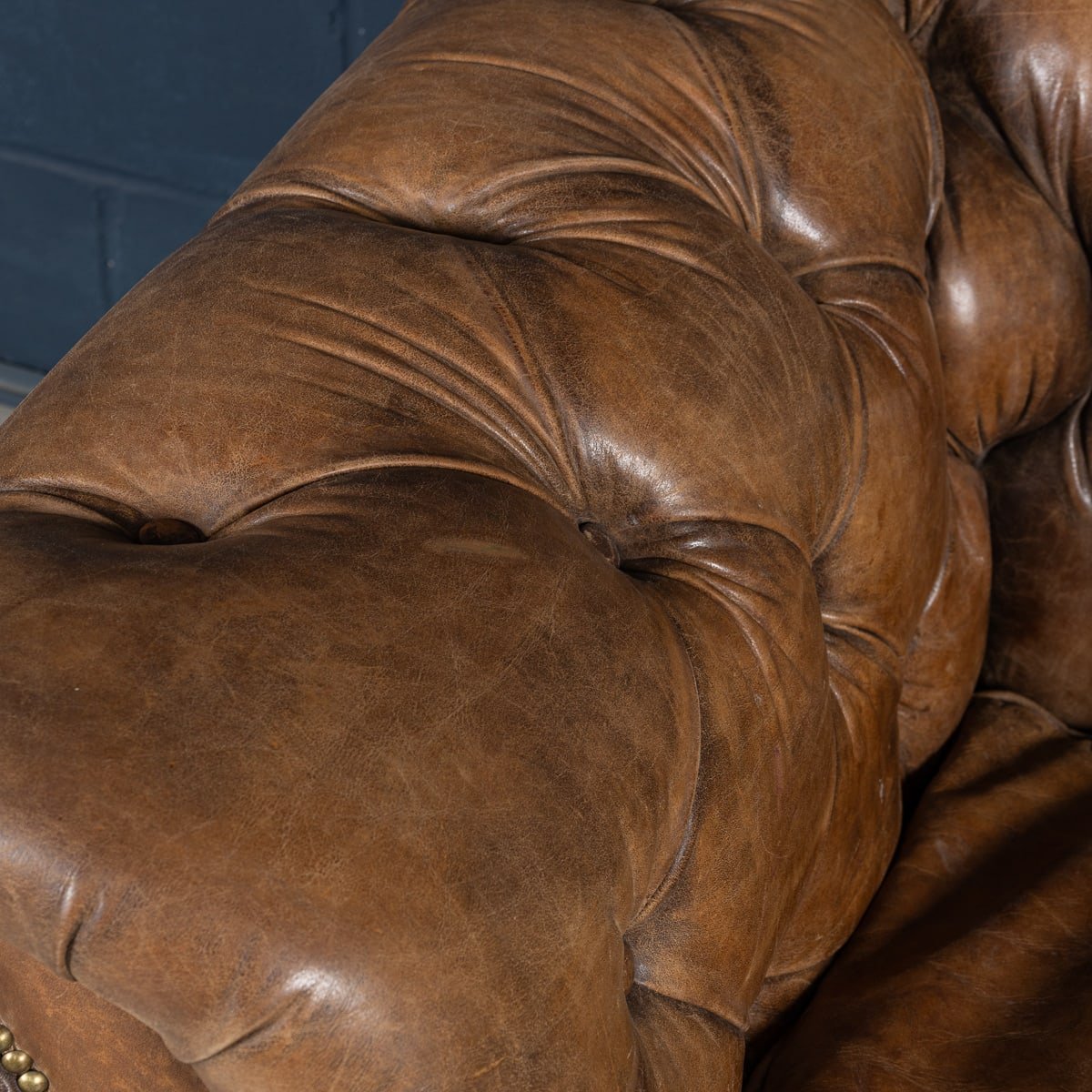 PUSHKINS.COM - B11240 - VINTAGE 20thC ENGLISH BROWN LEATHER CHESTERFIELD ARMCHAIR BY HALO - 23.jpg