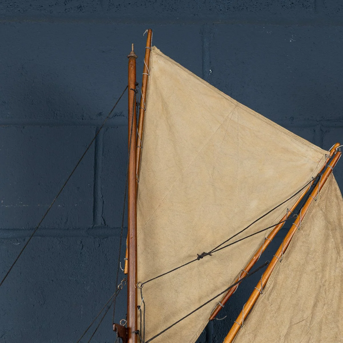 PUSHKINS.COM - B11426 - ANTIQUE 20thC LARGE ENGLISH CARVED HULL POND YACHT c.1920 - 05.jpg