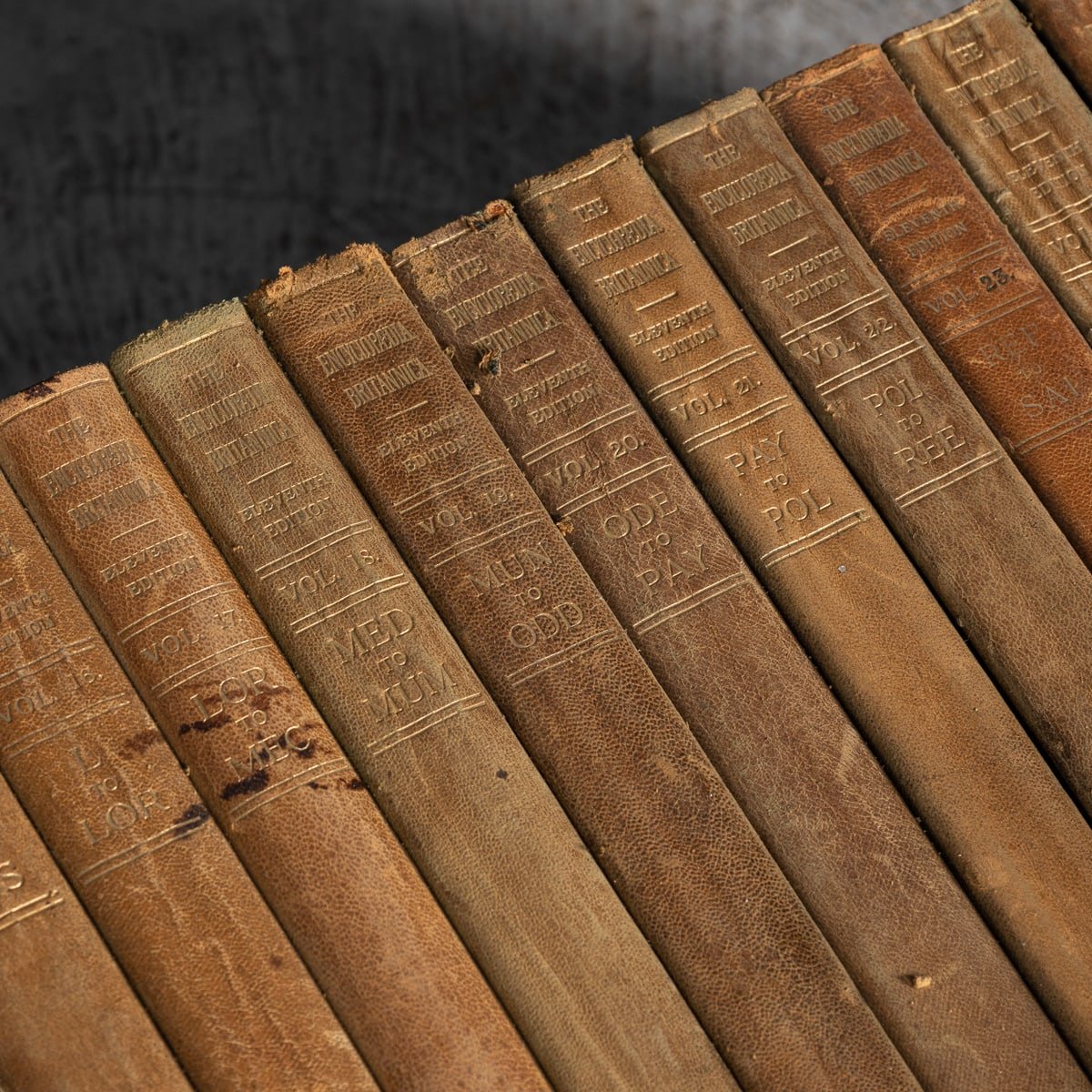 PUSHKINS.COM - B11237wd - 20thC LOUIS VUITTON ENCYCLOPEDIA BRITANNICA TRUNK IN MONOGRAM CANVAS c.1911 - 18.jpg