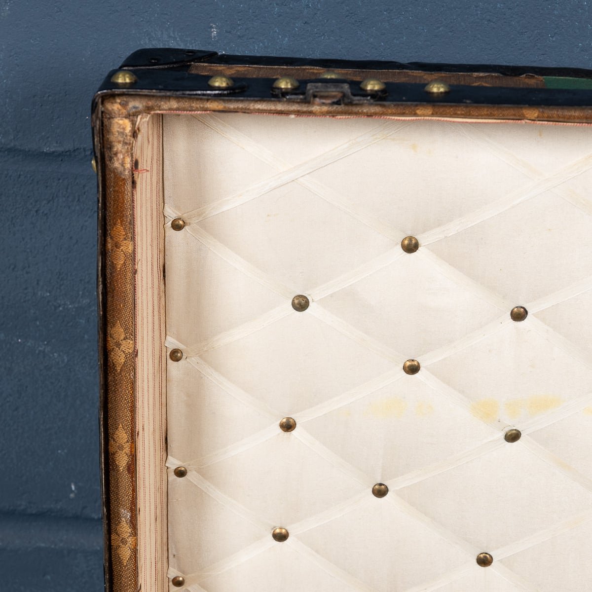 PUSHKINS.COM - 20thC LOUIS VUITTON TRUNK IN WOVEN CANVAS, FRANCE c.1900 - 20.jpg