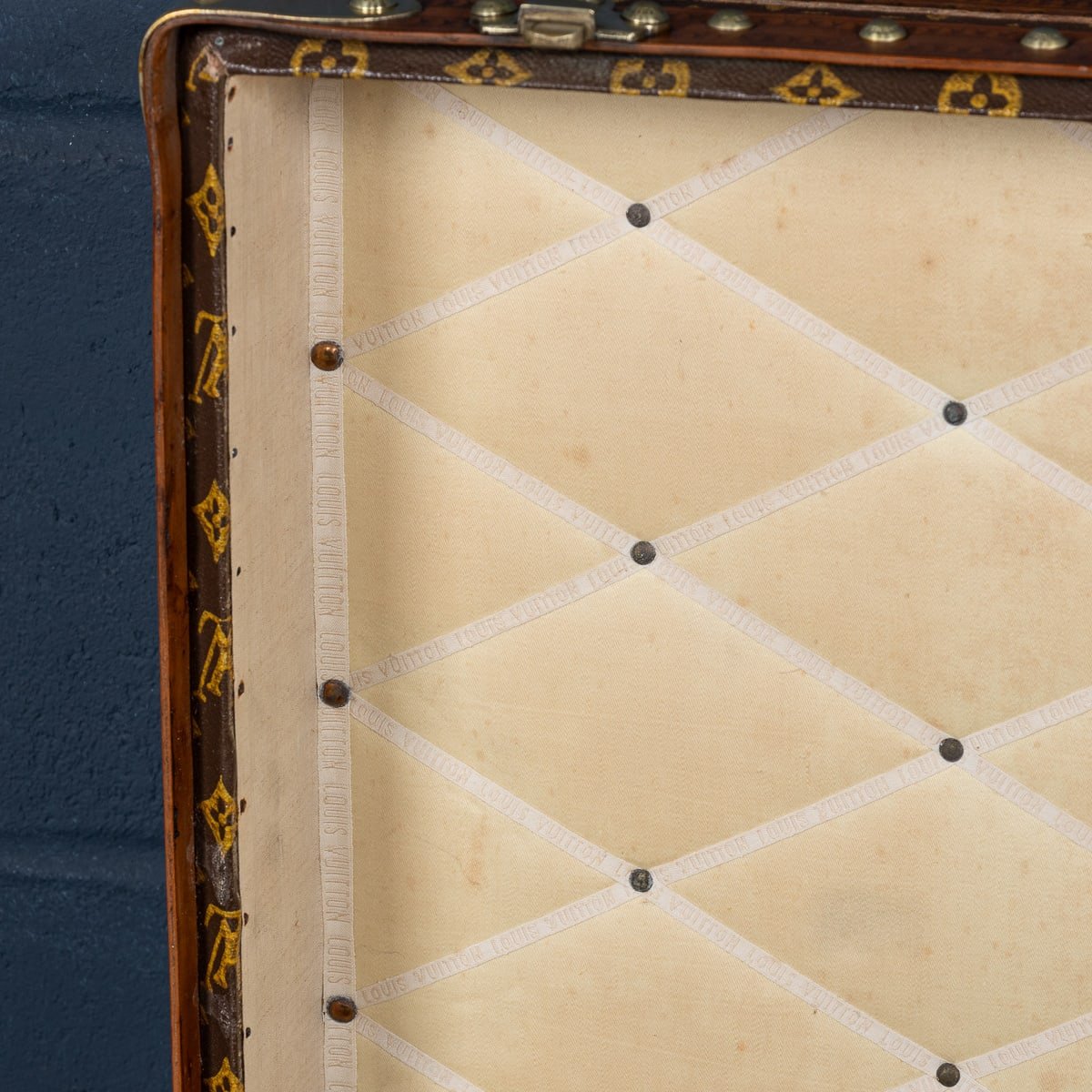 PUSHKINS.COM - B11233d - 20thC LOUIS VUITTON CABIN TRUNK IN MONOGRAM CANVAS, FRANCE c.1930 - 13.jpg
