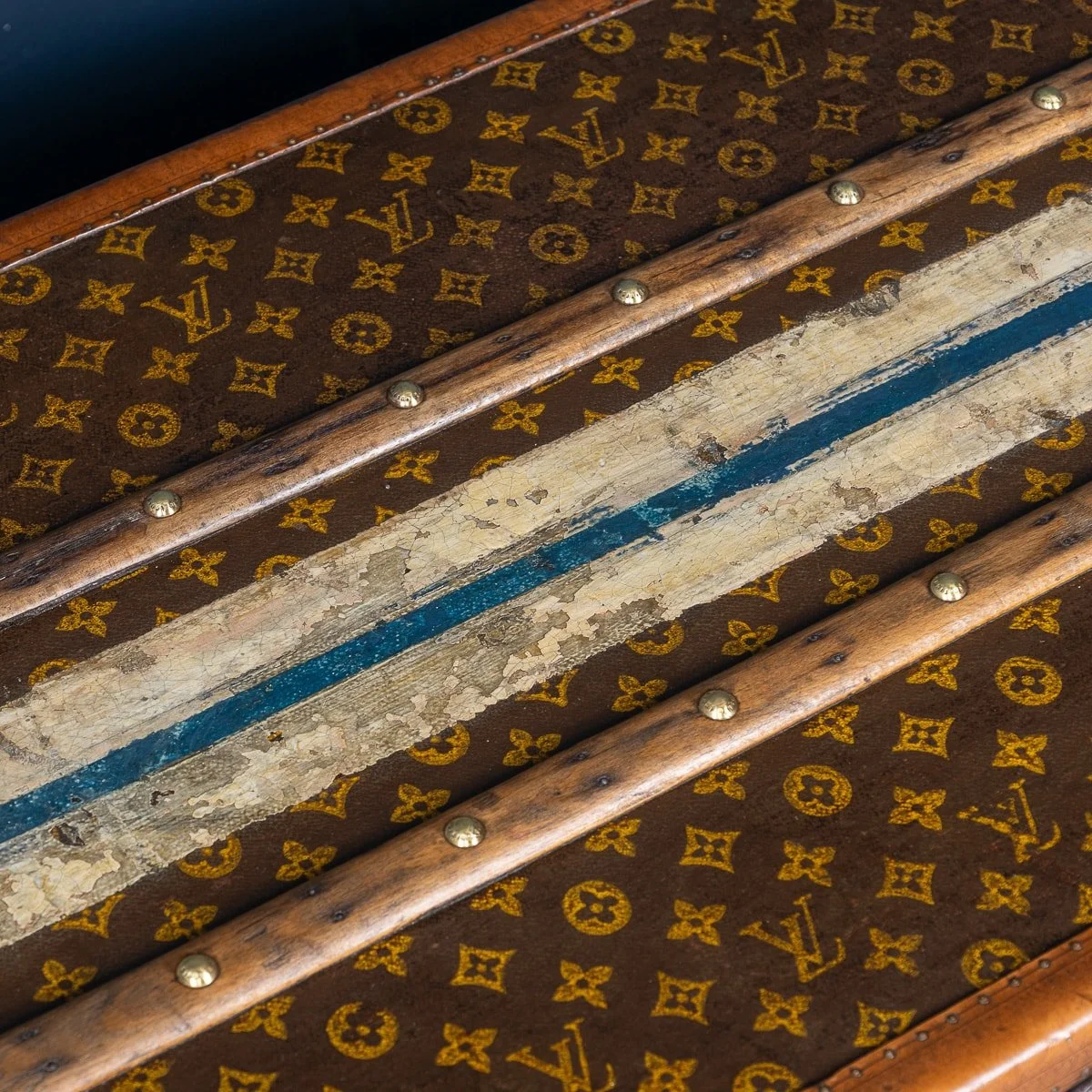 PUSHKIN'S - ANTIQUE 20thC LOUIS VUITTON HAT TRUNK IN MONOGRAM CANVAS, PARIS c.1920 - 31.jpg