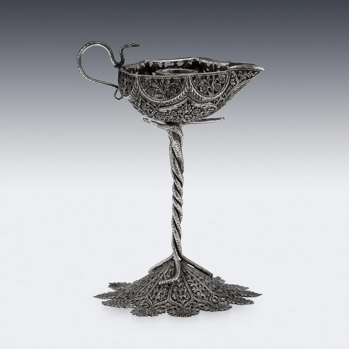 PUSHKINS.COM - A00212 - ANTIQUE 20thC INDIAN SOLID SILVER CHAMBERSTICK, KASHMIR c.1900 - 06.jpg
