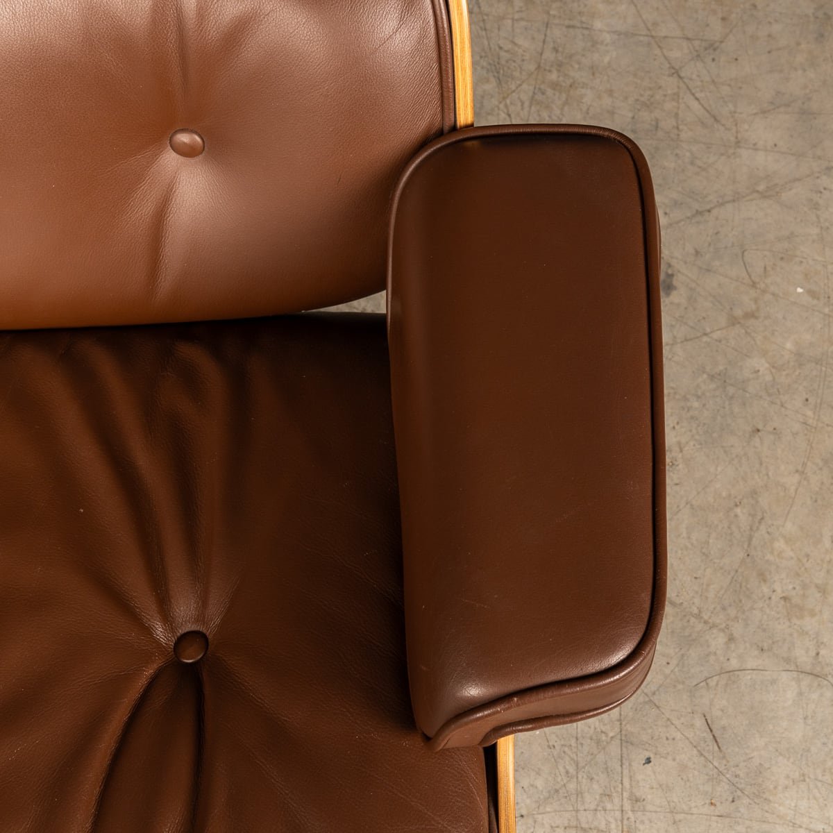 PUSHKIN'S - 20thC BROWN LEATHER EAMES LOUNGE CHAIR BY VITRA, MADE IN THE USA c.1990 - 21.jpg
