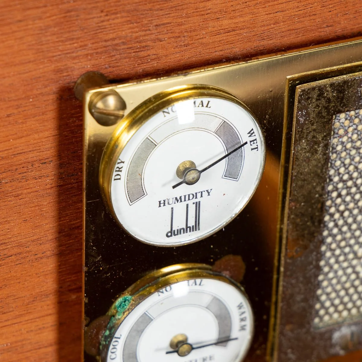 PUSHKINS.COM - B12031 - VINTAGE 20thC BURR WALNUT CIGAR HUMIDOR BY DUNHILL, ENGLAND - 16.jpg