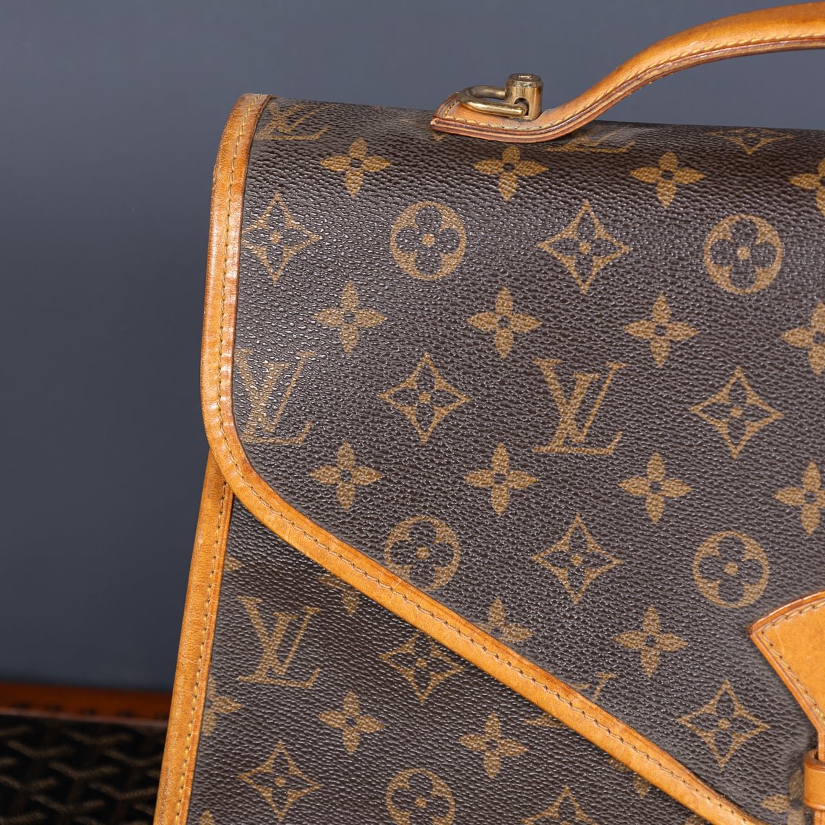 PUSHKIN'S - 20thC LOUIS VUITTON %22BELL AIR%22 HANDBAG IN MONOGRAM CANVAS, MADE IN FRANCE c.1990 - 10.jpg