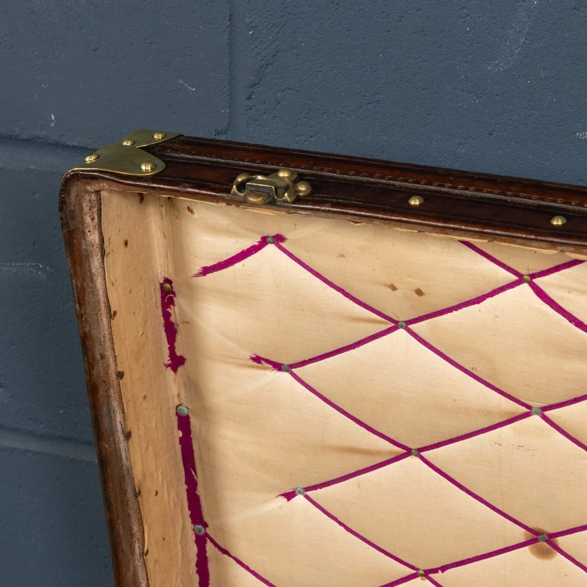 PUSHKINS.COM - B12256w - ANTIQUE 19thC LOUIS VUITTON STEAMER TRUNK IN DAMIER CANVAS, FRANCE c.1890 - 20.jpg