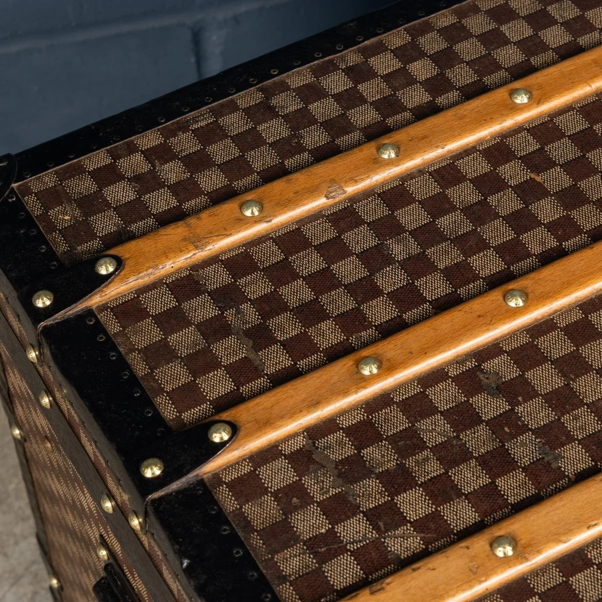 PUSHKINS.COM - B12250 - ANTIQUE 20thC LOUIS VUITTON TRUNK IN DAMIER CANVAS, FRANCE c.1900 - 32.jpg