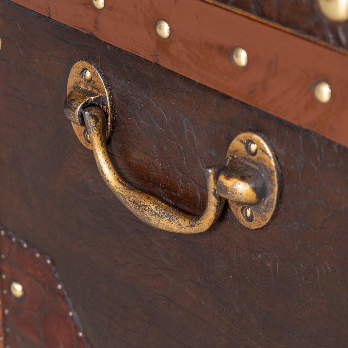 PUSHKINS.COM - 20thC PAIR OF LEATHER CLAD ENGLISH ARMY : NAVY STYLE TRUNKS - 26.jpg