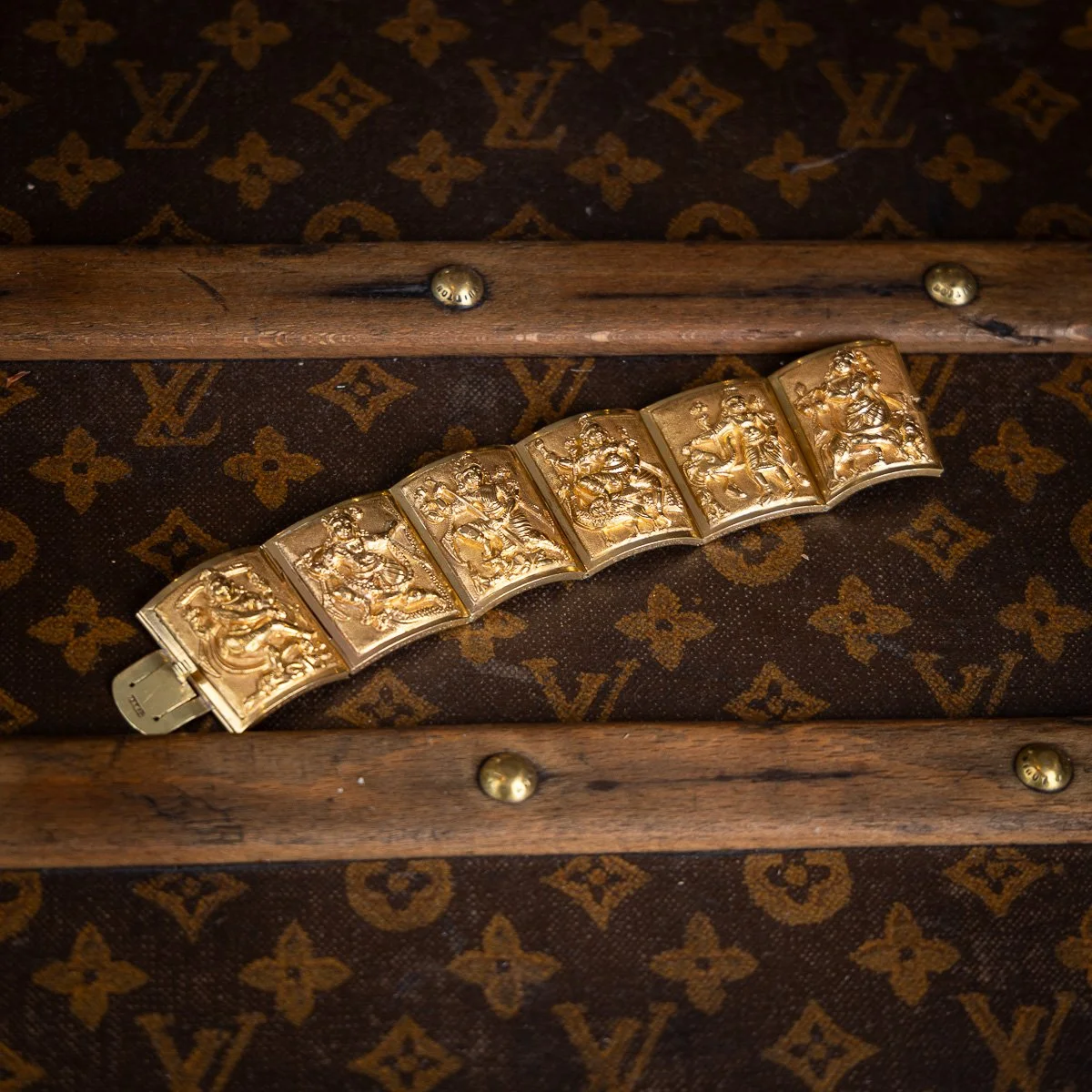 PUSHKINS.COM - A00131 - ANTIQUE 19thC INDIAN SOLID 22K GOLD BRACELET, P ORR & SONS, MADRAS c.1880 - 04.jpg