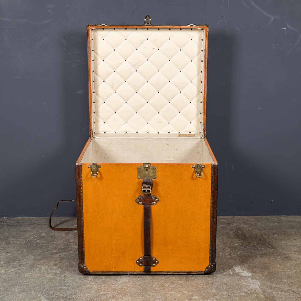 PUSHKIN'S - ANTIQUE 20thC LOUIS VUITTON HAT TRUNK IN ORANGE %22VUITTONITE%22 CANVAS c.1910 - 9.jpg
