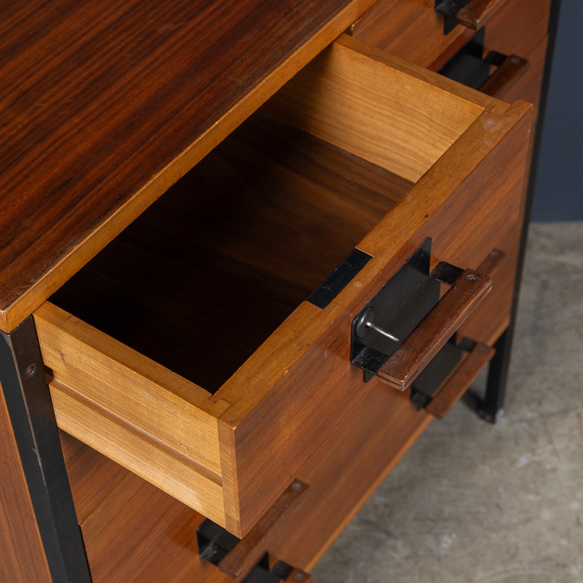 PUSHKINS.COM - D11122 - VINTAGE 20thC ITALIAN CHEST OF DRAWERS BY ICO PARISI FOR MIM ROMA c.1950 - 09.jpg